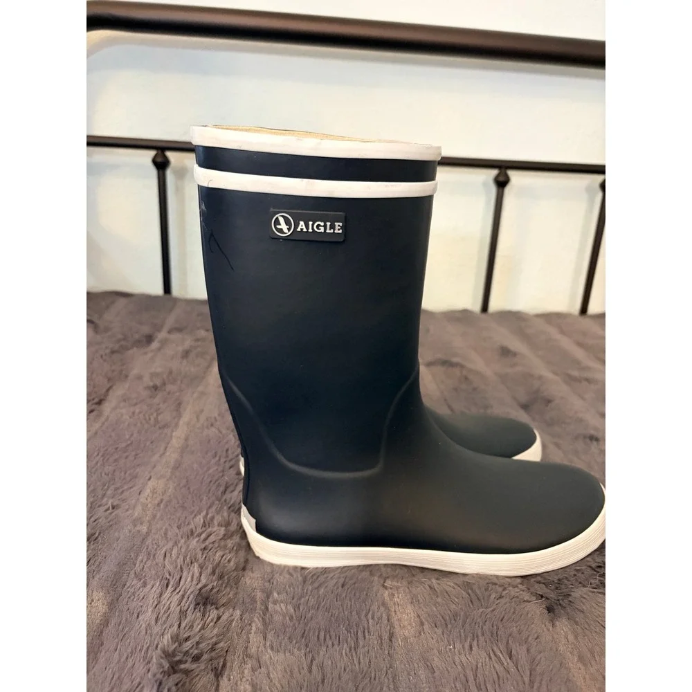 Aigle Rain Boots Women's Size 6.5 Navy Blue White Trim Nautical Classic Rainwear